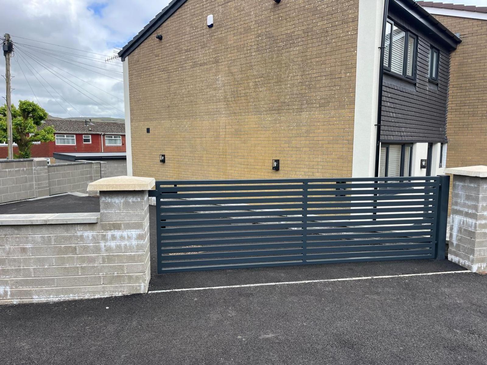 Uber Stylish 3 Bedroom Home Off Road Parking Near Town Centre And Bike Park Wales Мертир-Тидвилл Экстерьер фото