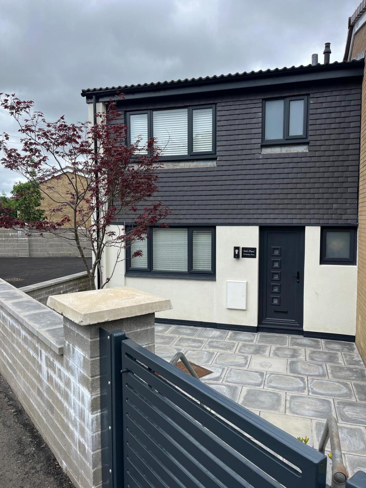 Uber Stylish 3 Bedroom Home Off Road Parking Near Town Centre And Bike Park Wales Мертир-Тидвилл Экстерьер фото