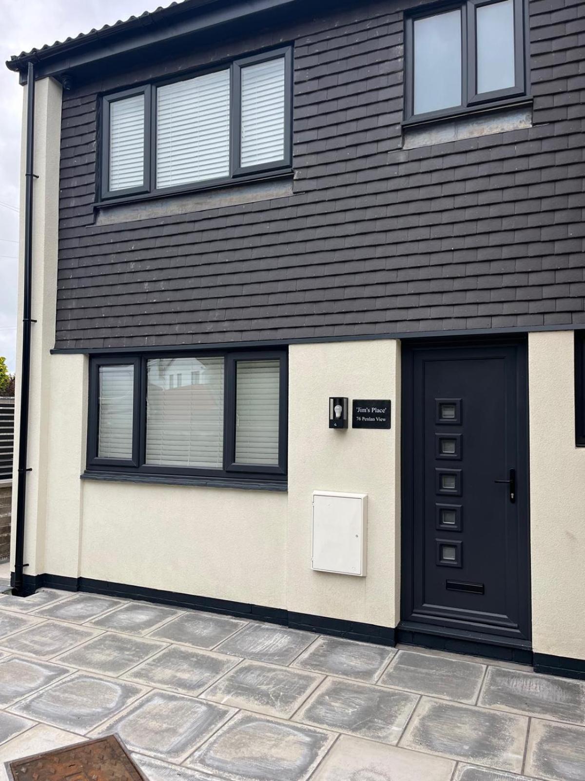 Uber Stylish 3 Bedroom Home Off Road Parking Near Town Centre And Bike Park Wales Мертир-Тидвилл Экстерьер фото